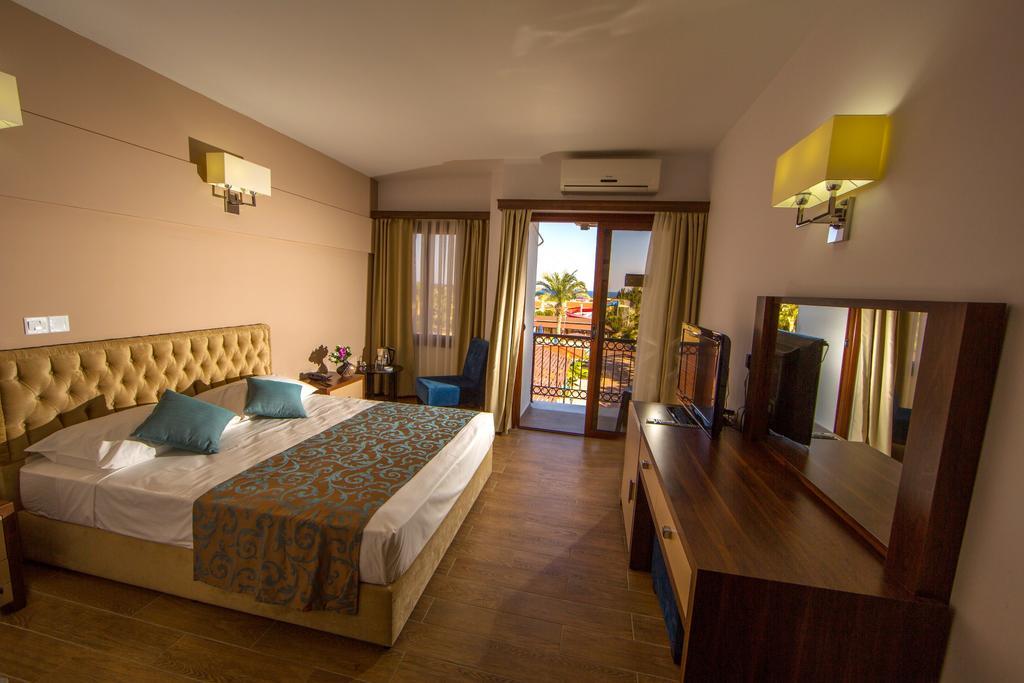Club Simena Hotel Vasilia Room photo